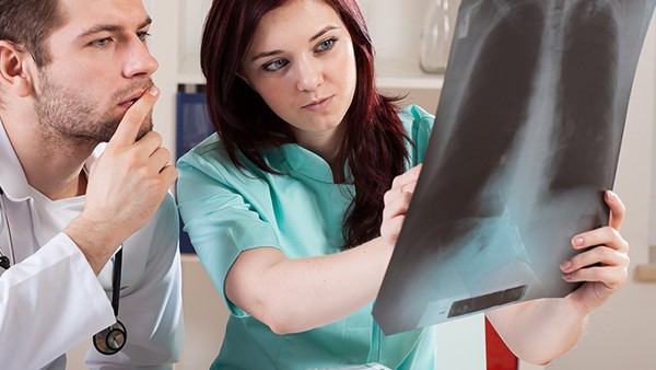 肿瘤坏死因子受体相关儿科综合征的常见症状表现