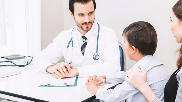 如何通过MRI诊断肝豆状核变性？